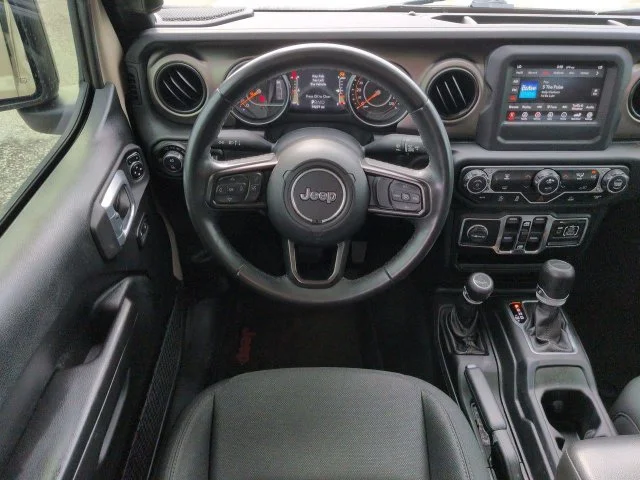 Used 2020 Gobi Clearcoat Jeep Sport image 16
