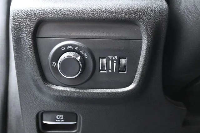 Used 2024 White Jeep Laredo X image 16