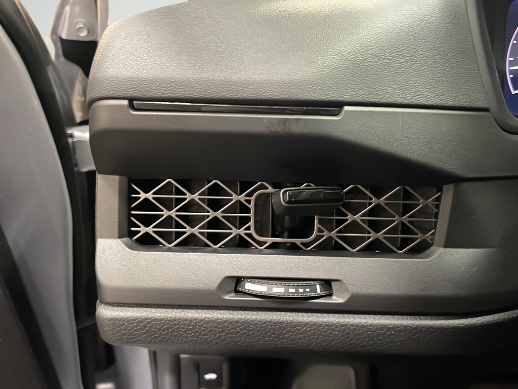Used 2025 Silver Honda LX image 28