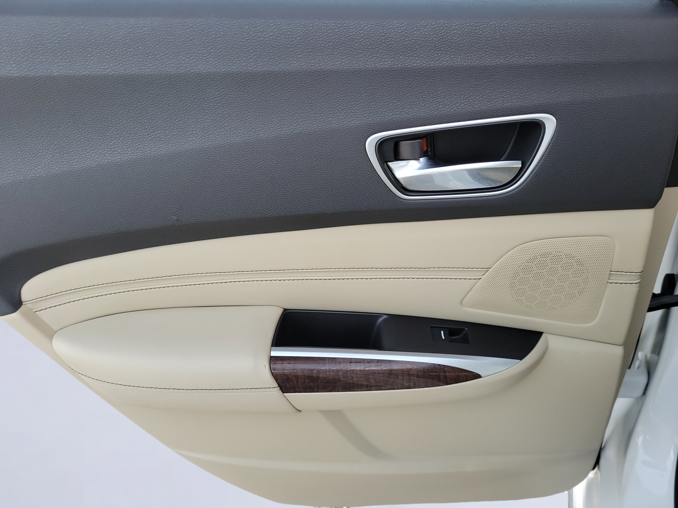 Used 2019 Platinum White Pearl Acura 3.5L Technology Pkg image 9