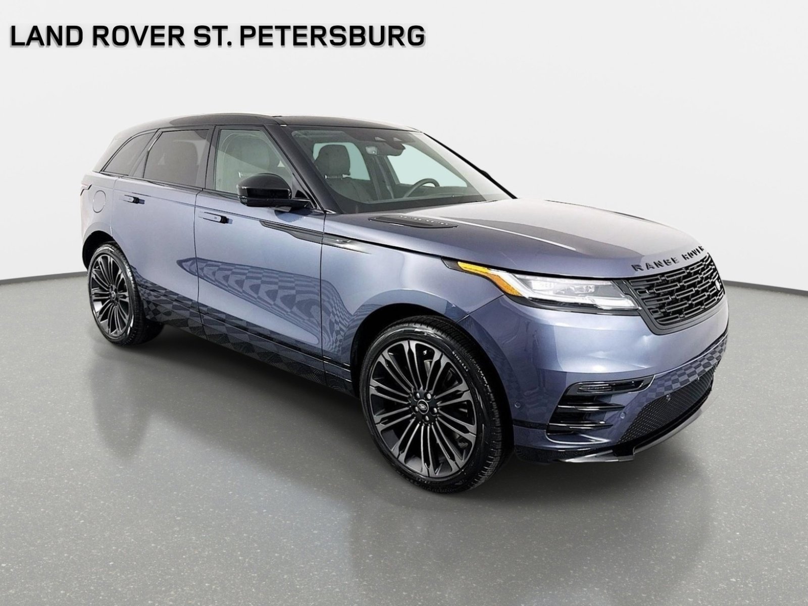 Used 2026 Blue Land Rover Dynamic SE image 3