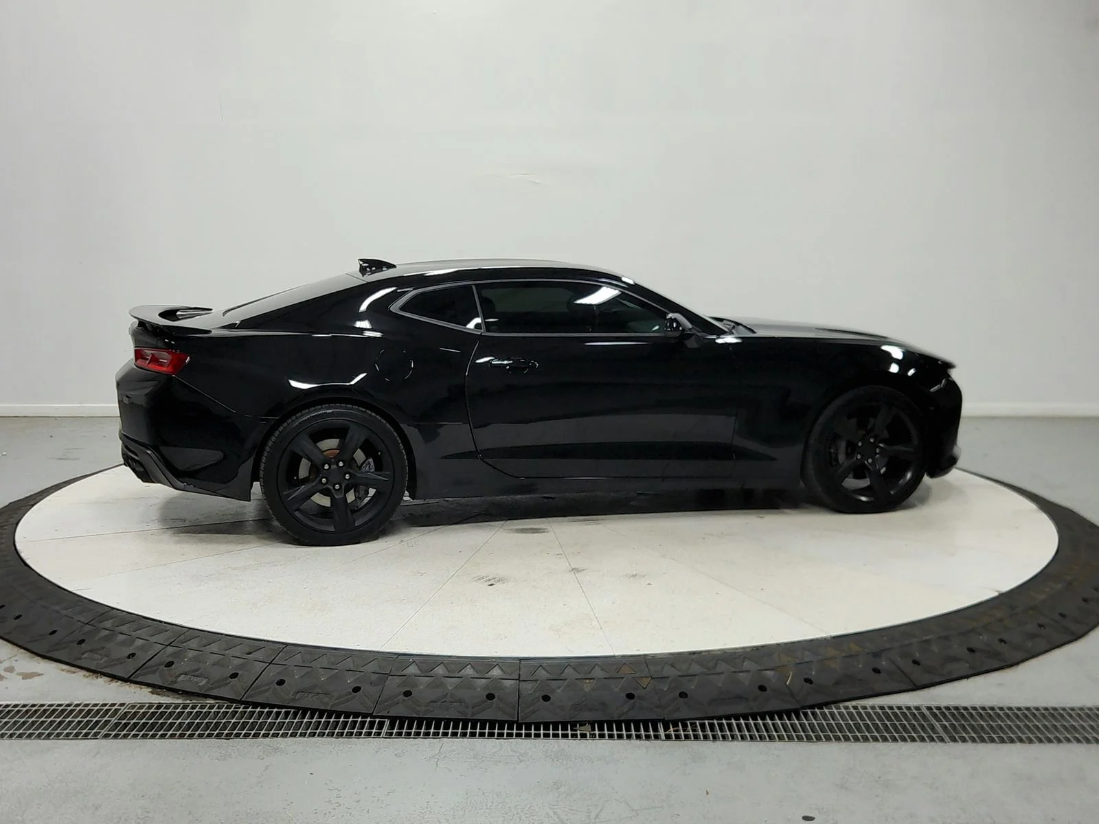 Used 2016 Black Chevrolet SS image 9