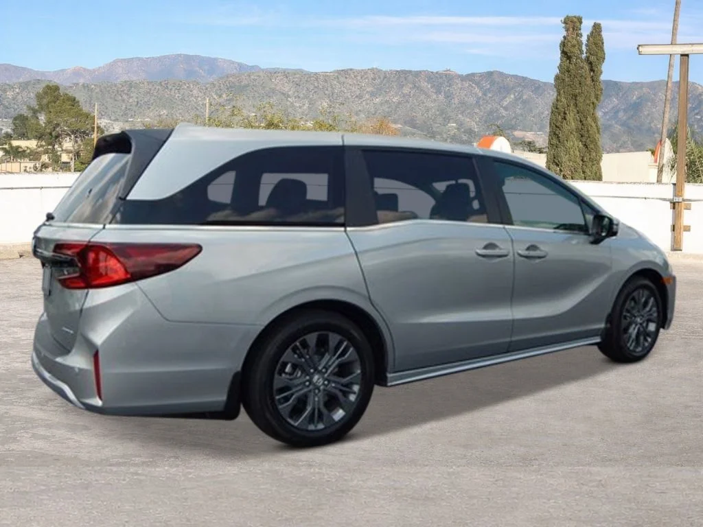2026 Honda Odyssey Touring - Photo 5