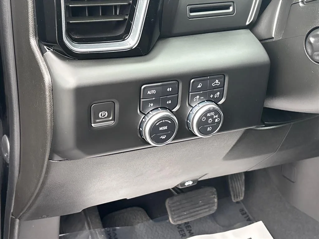 Used 2022 Black GMC Denali image 27