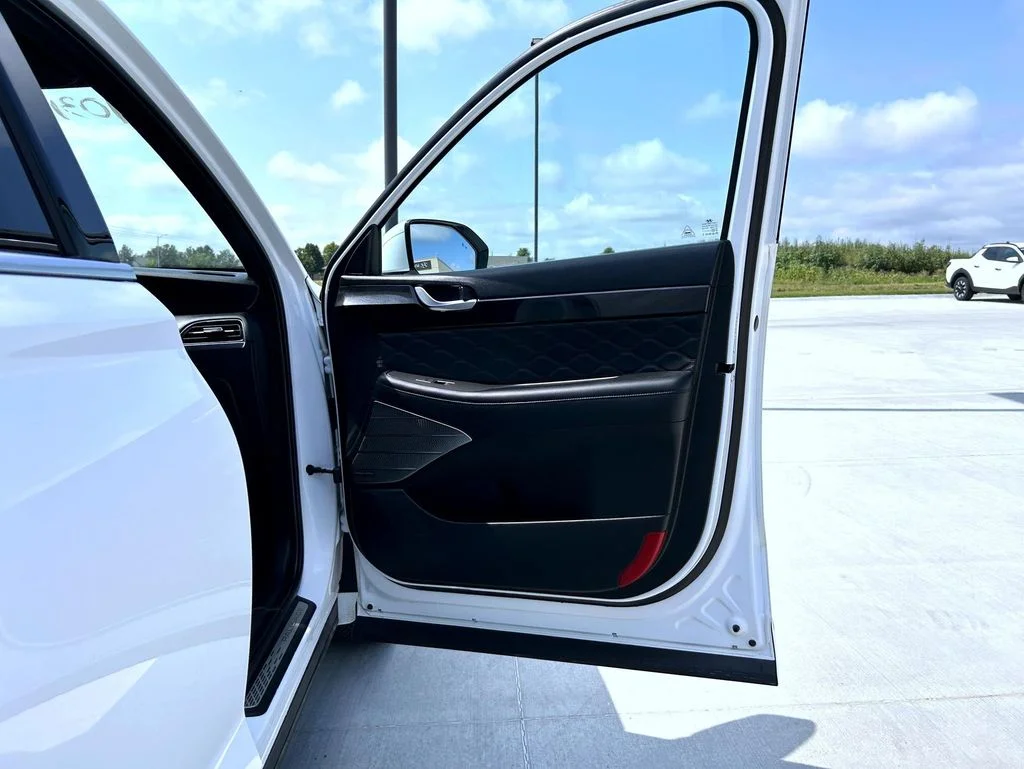 Used 2021 White Hyundai Calligraphy image 17