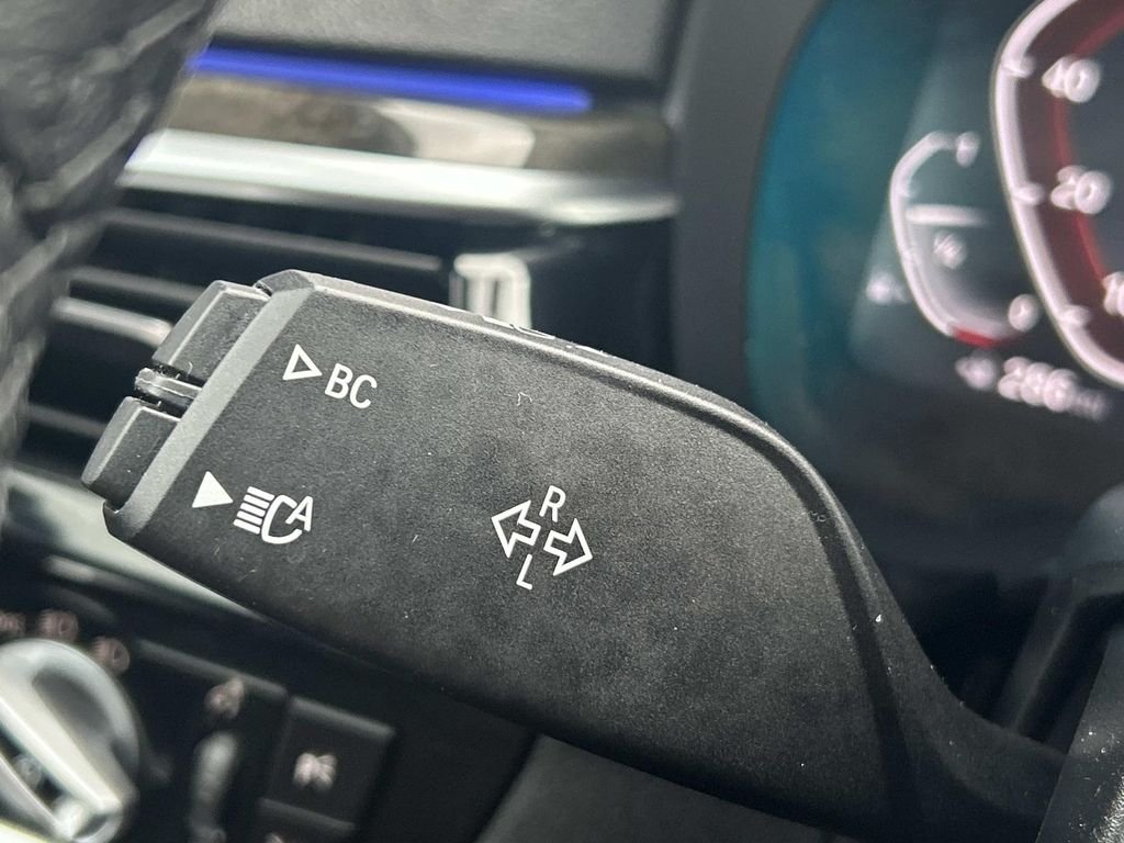 Used 2022 Black BMW 540i xDrive image 25