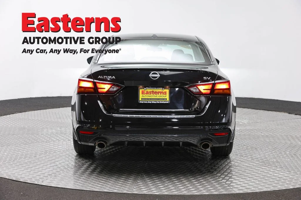 Used 2023 Black Nissan 2.5 SV image 6