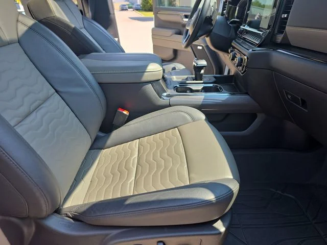 Used 2023 White Chevrolet ZR2 image 11