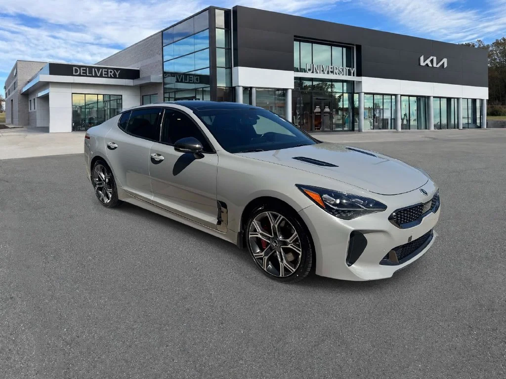 Used 2018 White Kia GT2 image 1