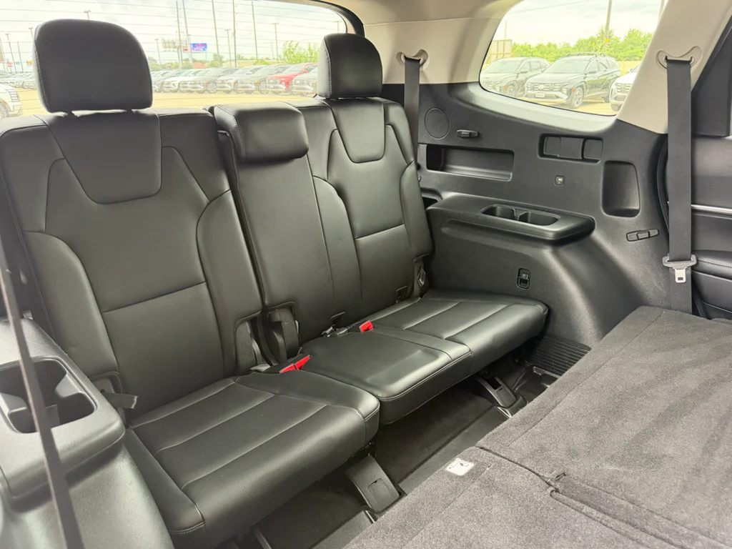 Used 2022 Glacial White Pearl Kia LX image 32