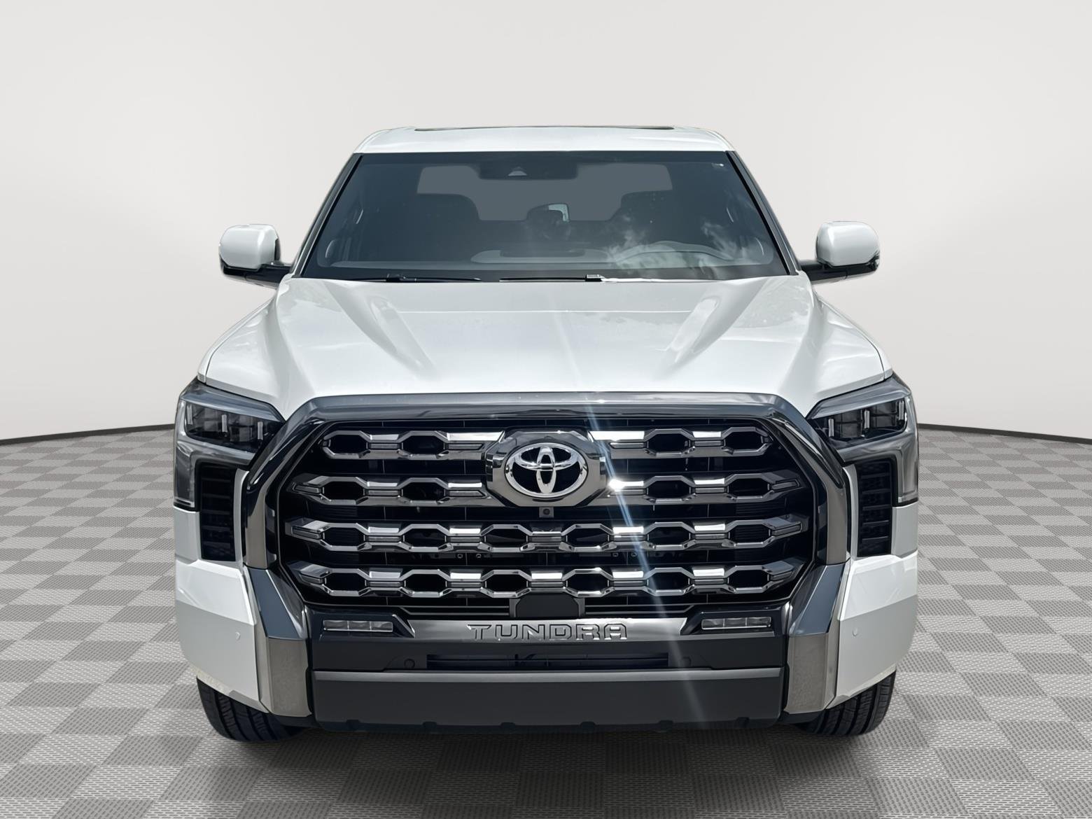 New 2026 Wind Chill Pearl <sup>1</sup> Toyota  Platinum image 2