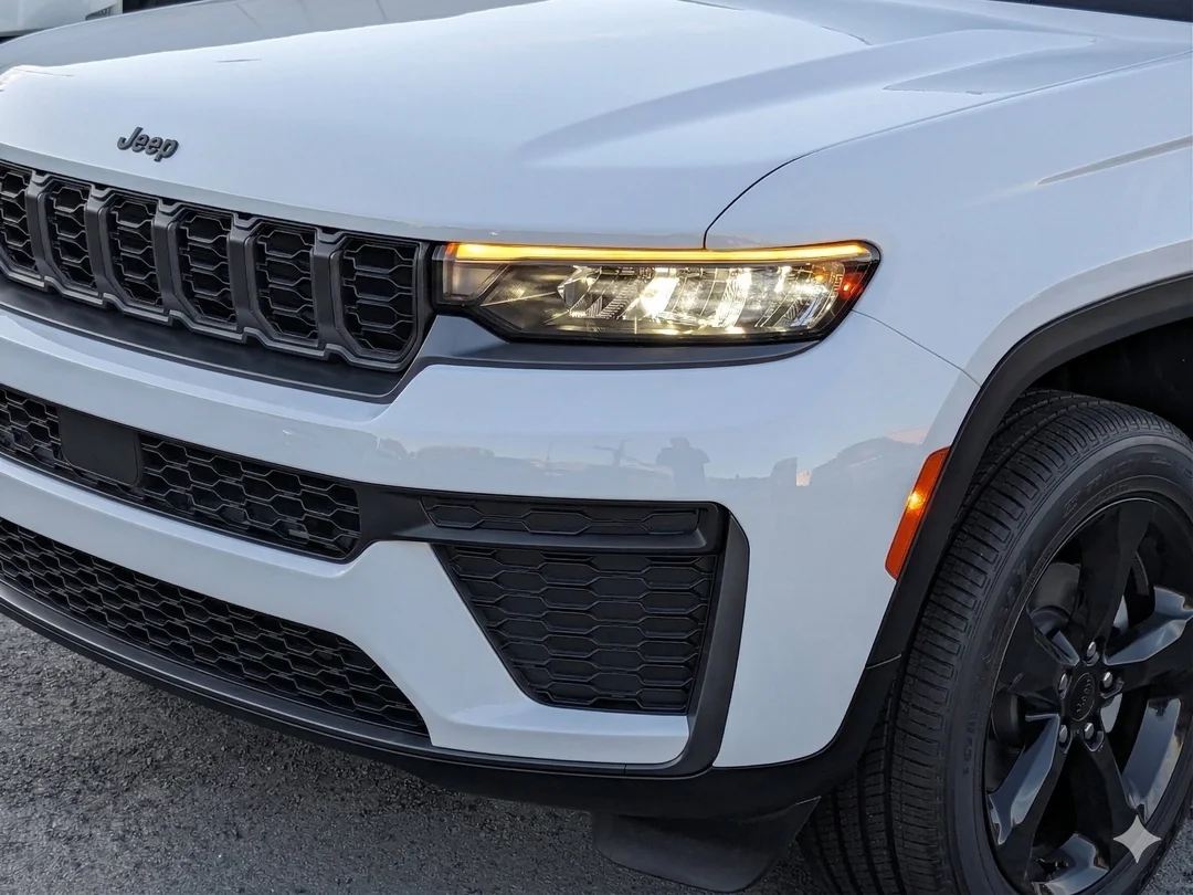 New 2026 White Jeep Altitude - - 4x4 - Altitude Appearance Pkg - Power Sunroof - 2.0L I4 Turbo & More! image 10