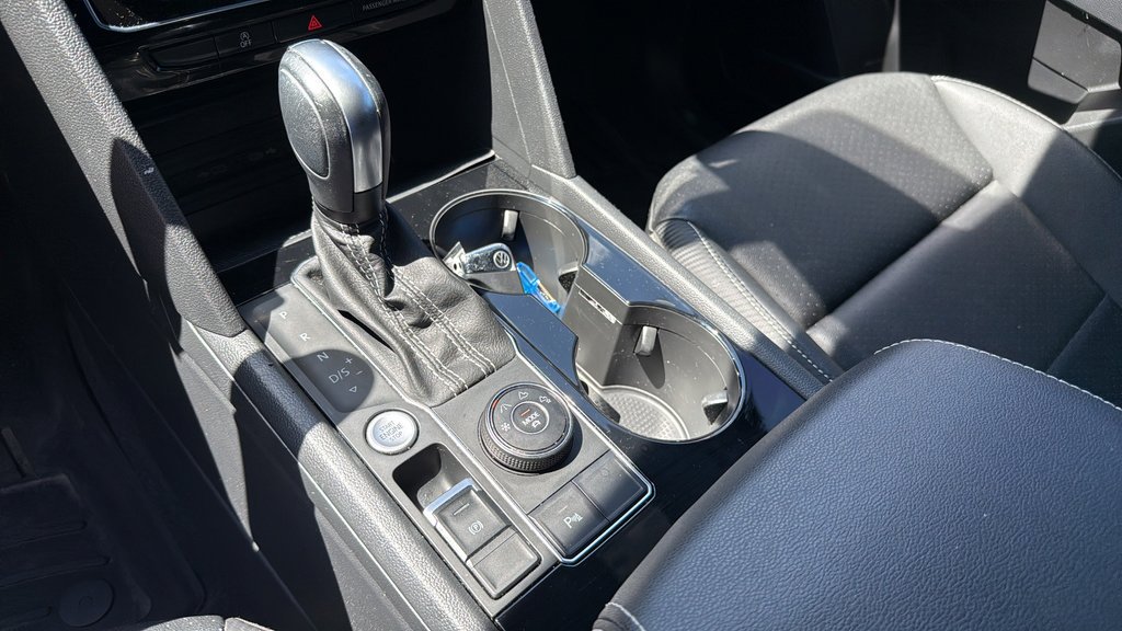 Used 2023  Volkswagen 3.6L V6 SEL image 37