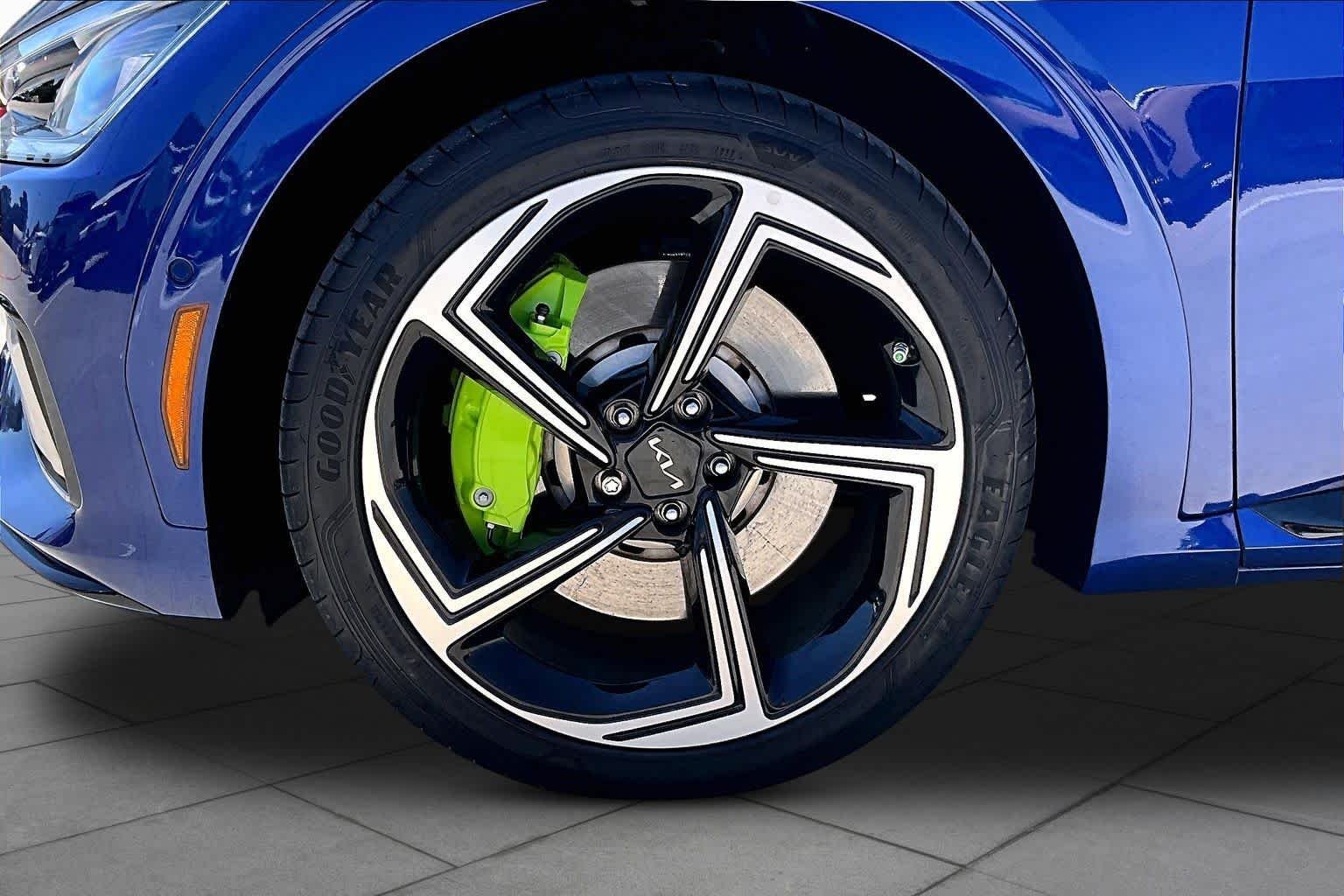 Used 2023 Yacht Blue Kia GT image 10