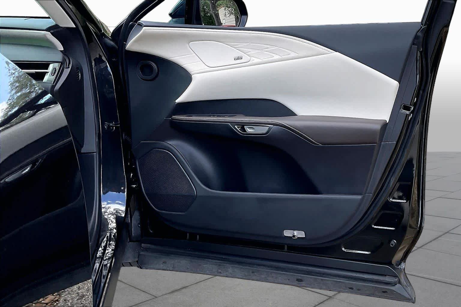 Used 2025 Caviar Lexus Luxury image 22