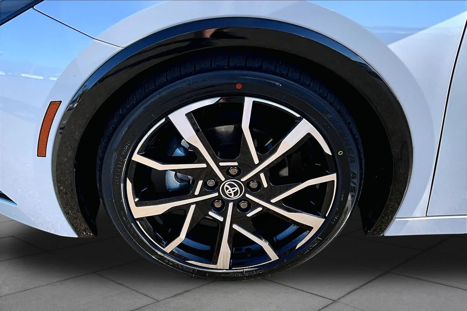 Used 2023 Wind Chill Pearl Toyota XSE Premium image 10