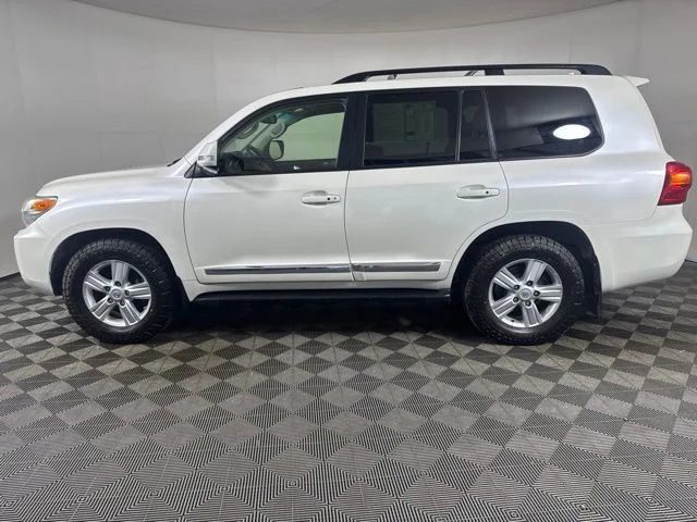 Used 2013 Blizzard Pearl Toyota Base image 7