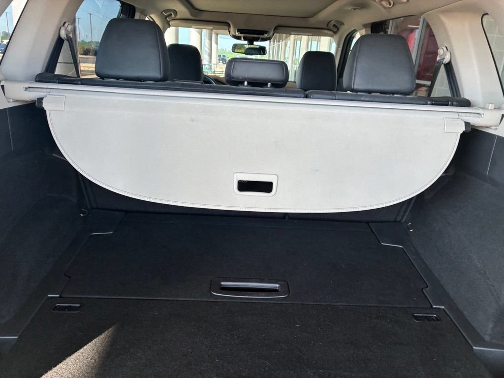Used 2021 Gray Nissan Platinum image 8