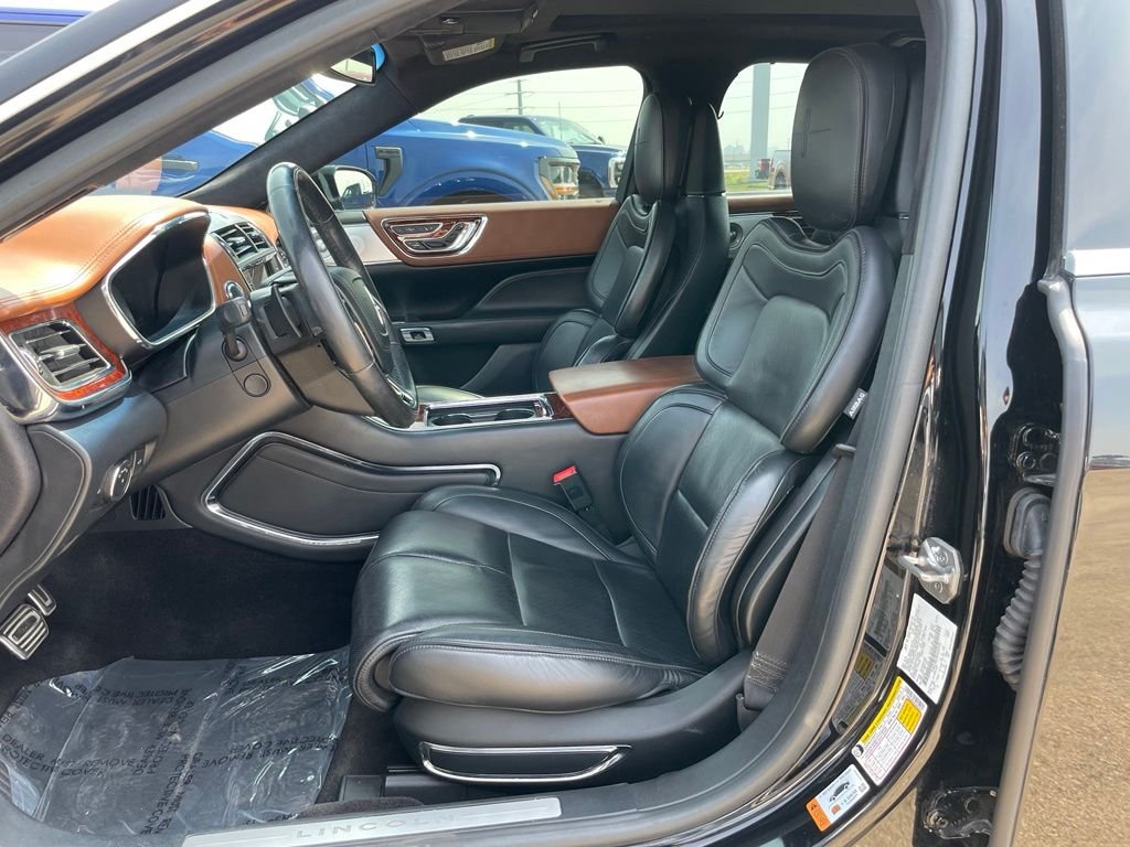 Used 2017 Black Lincoln Black Label image 7