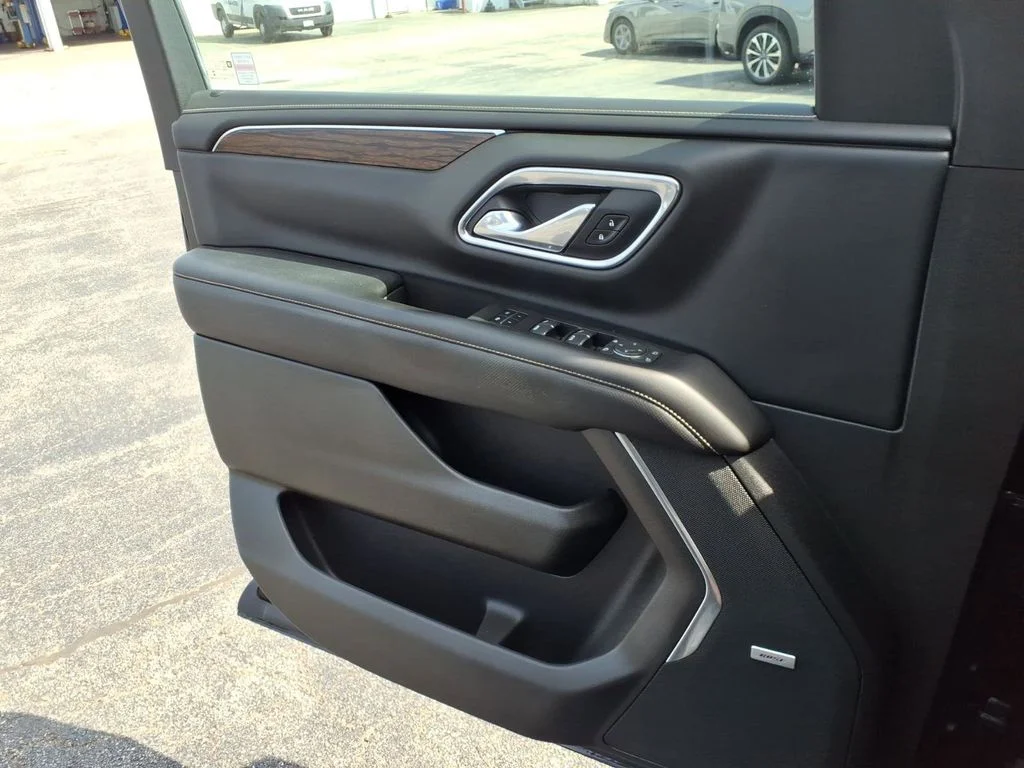 Used 2021 Black Chevrolet Premier image 22