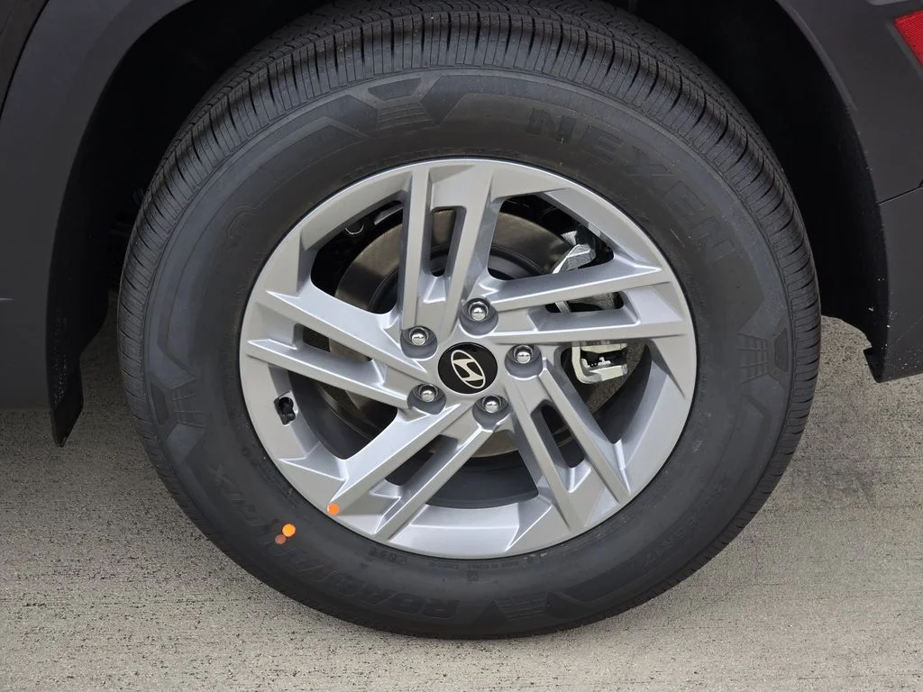 New 2026 Black Hyundai SE image 5