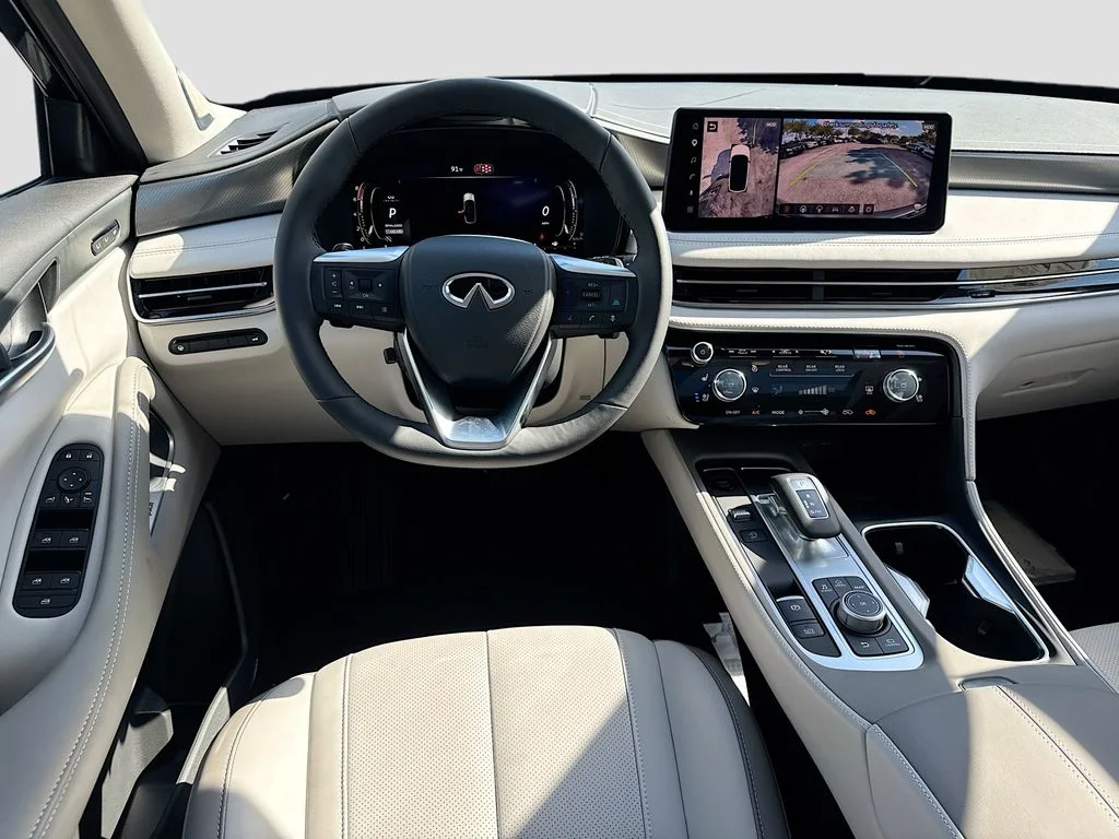 Used 2027 Black INFINITI LUXE image 25