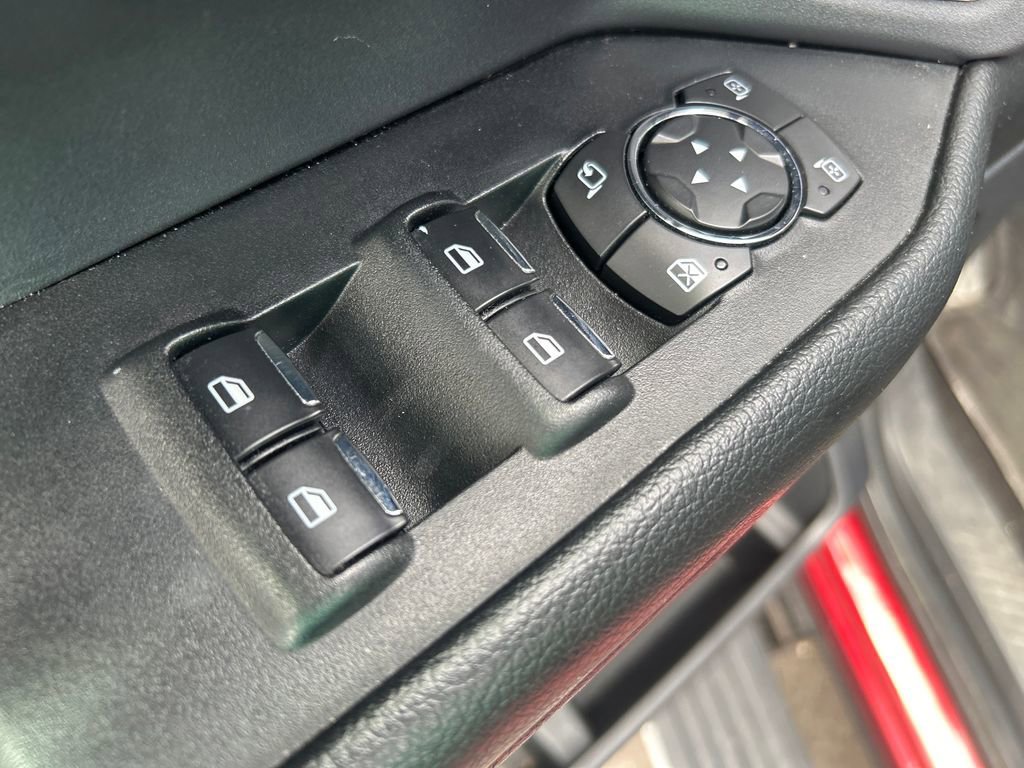 Used 2019  Ford Limited image 21
