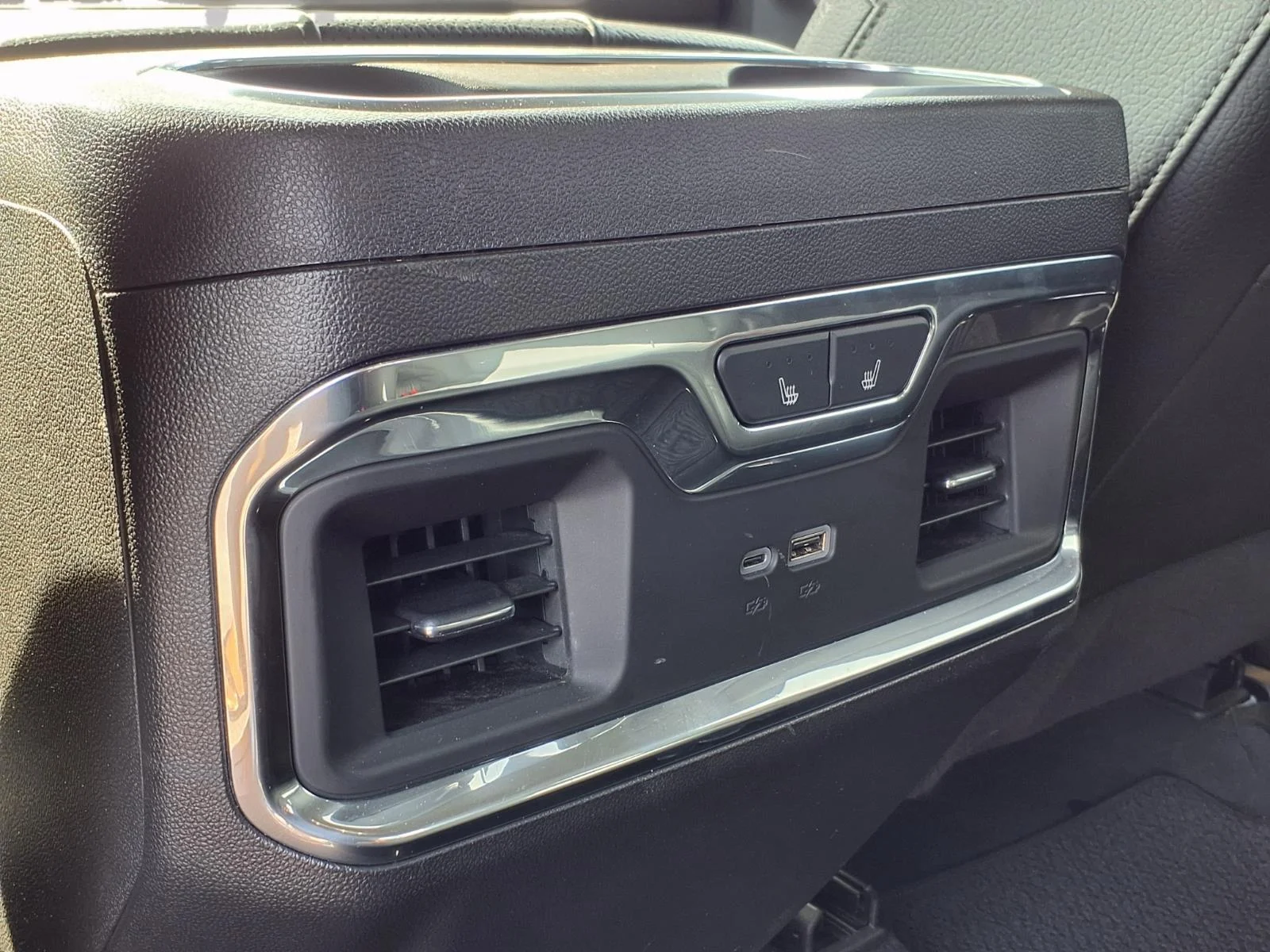 Used 2024 Summit White GMC Denali image 27