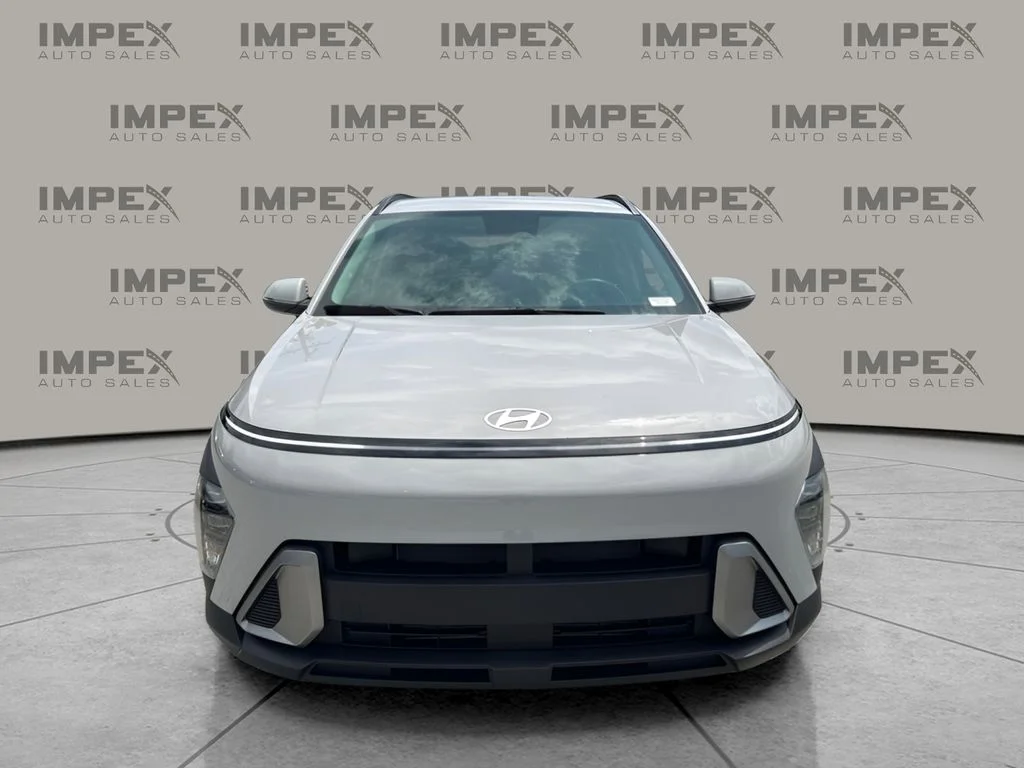 Used 2025 Gray Hyundai SEL image 8