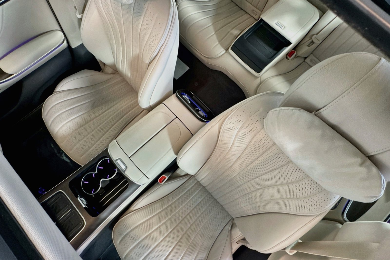 New 2027 MANUFAKTUR Moonlight White Metallic Mercedes-Benz S 500 image 19
