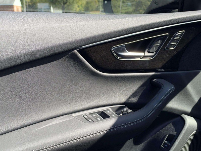 New 2027 Mythos Black Metallic Audi Prestige image 29
