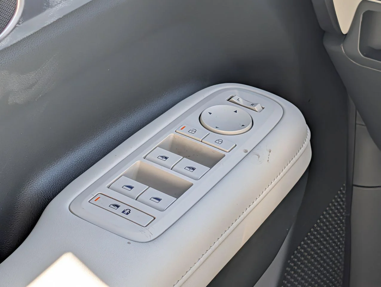 New 2026 Atlantis Blue Hyundai SEL AWD image 11