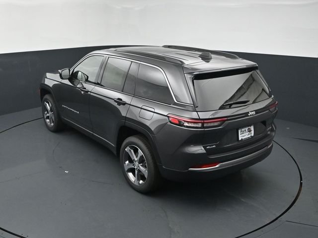 New 2026 Baltic Gray Metallic Clear-Coat Exterior Paint Jeep Limited image 16