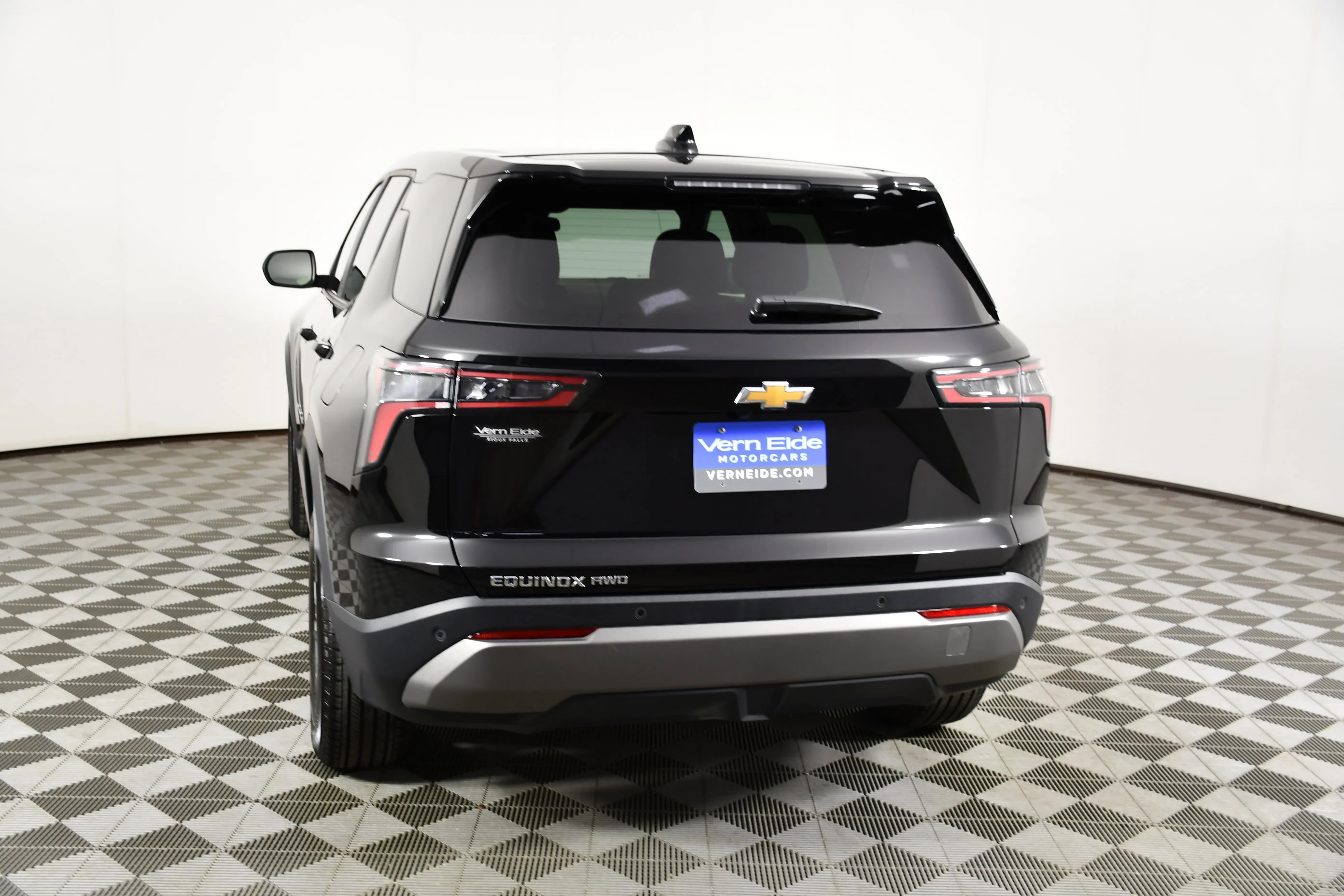 Used 2026 Mosaic Black Metallic Chevrolet AWD LT image 7