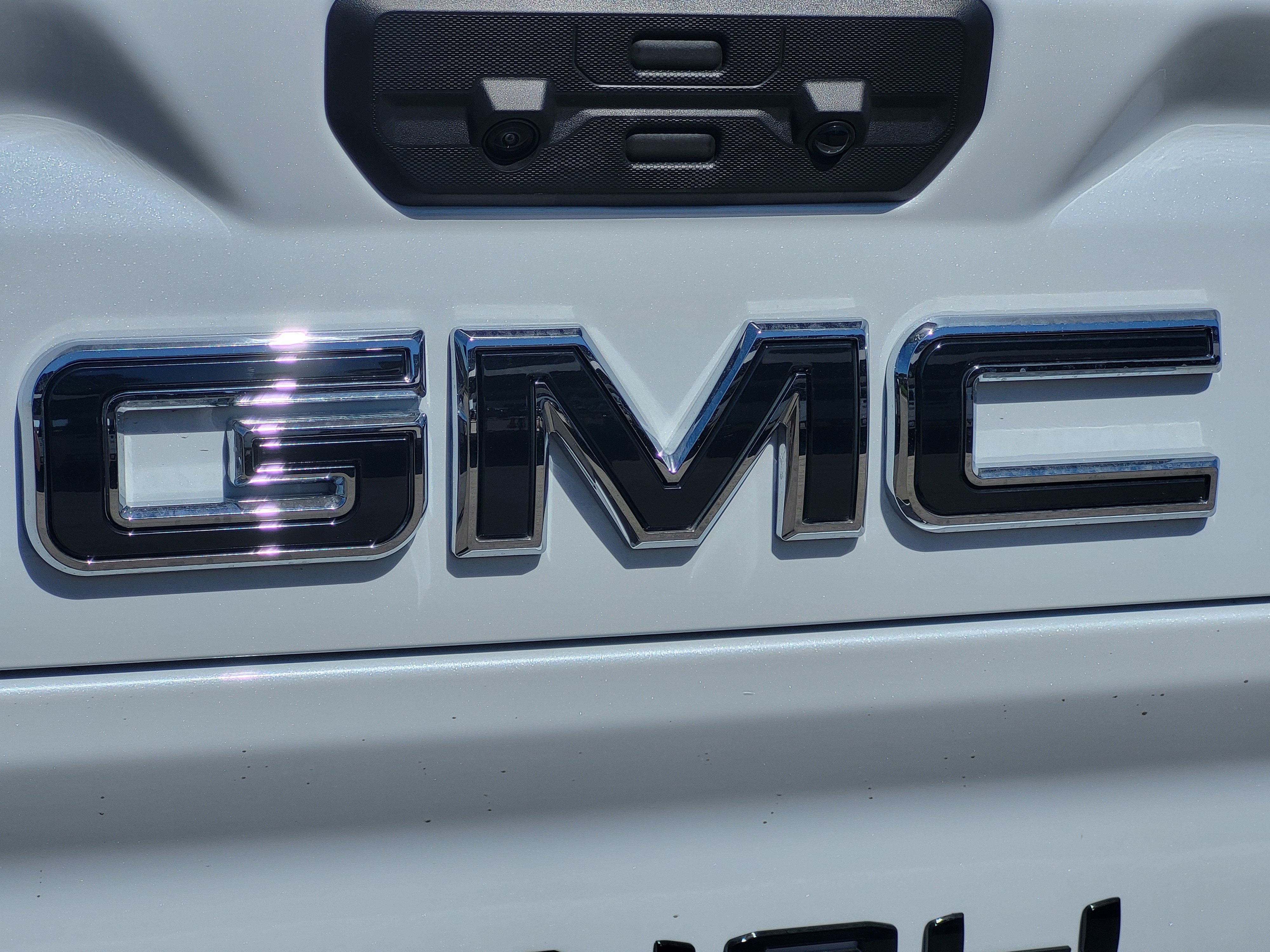 New 2026 Glacier White Tricoat GMC Denali Ultimate image 11
