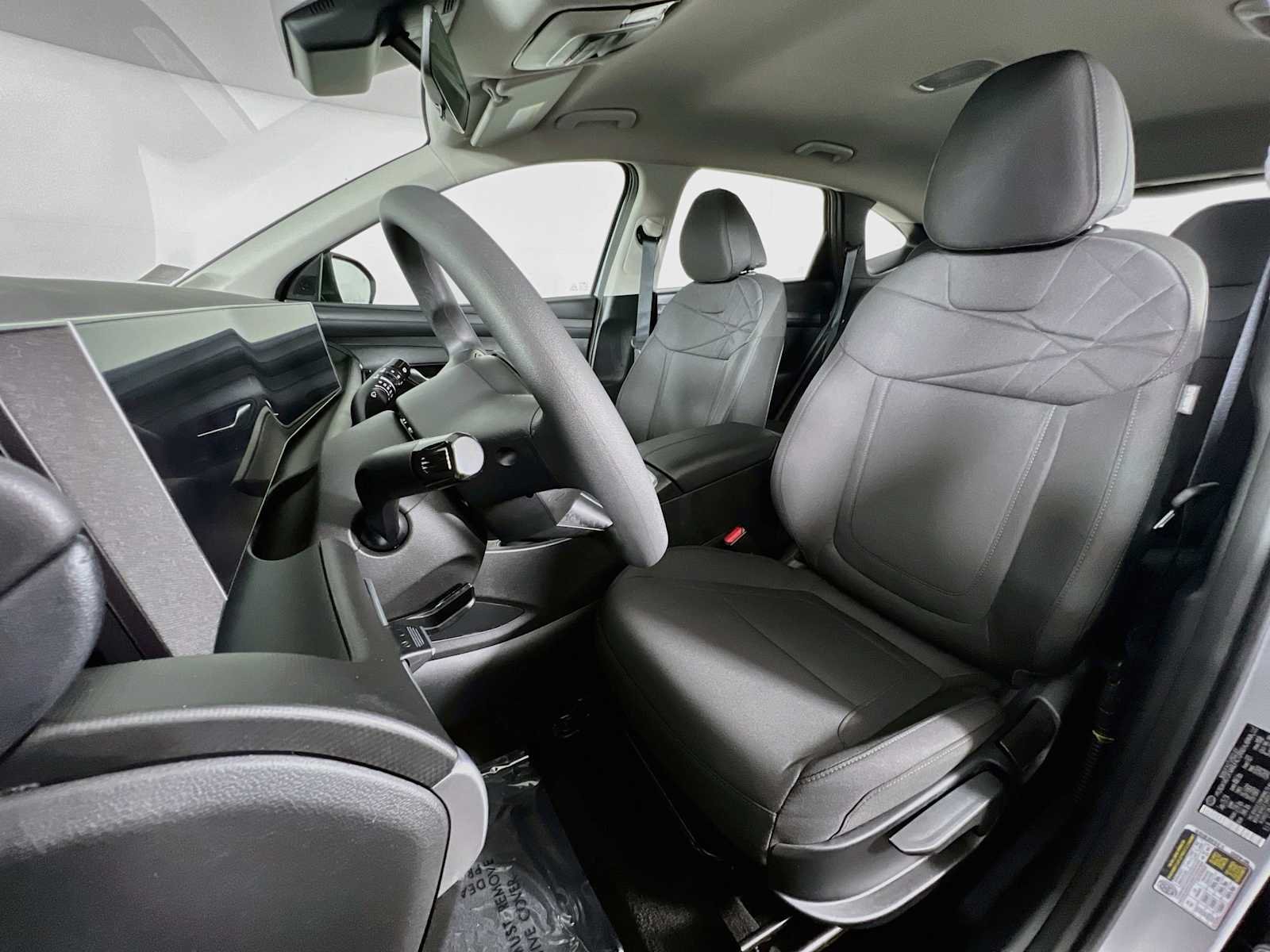 Used 2025 Shimmering Silver Hyundai SE image 20