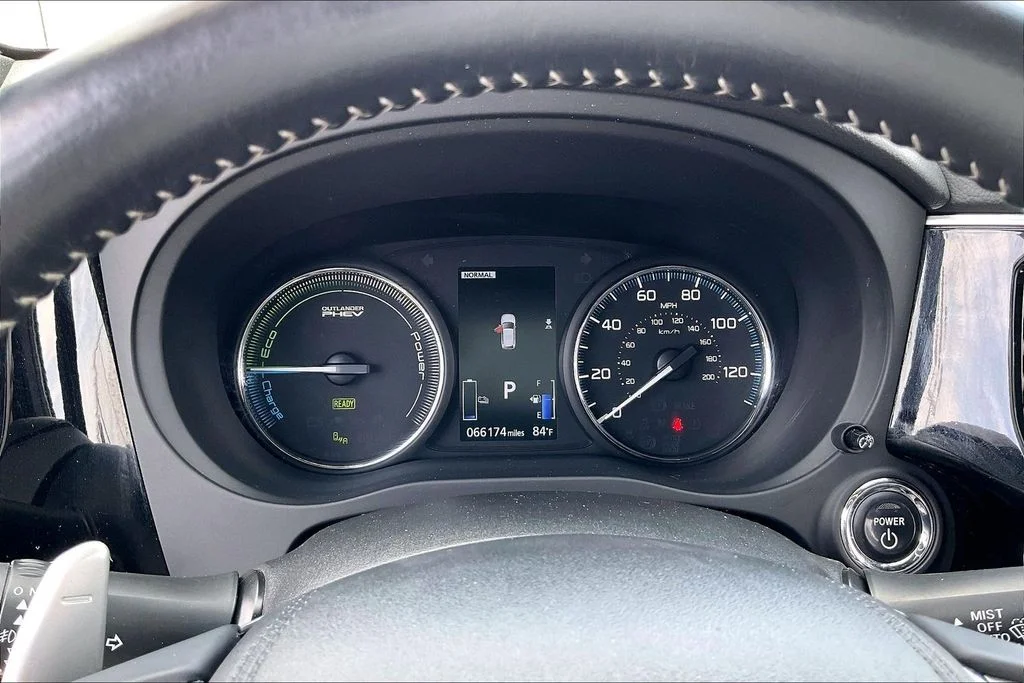 Used 2019 Alloy Silver Metallic Mitsubishi SEL image 19