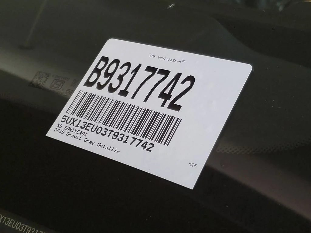 Used 2026 Dravit Grey Metallic BMW sDrive40i image 27