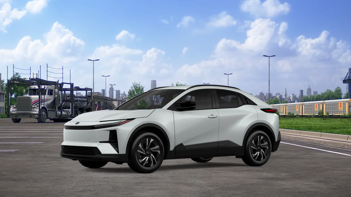 New 2026 Wind Chill Pearl Toyota SE image 2