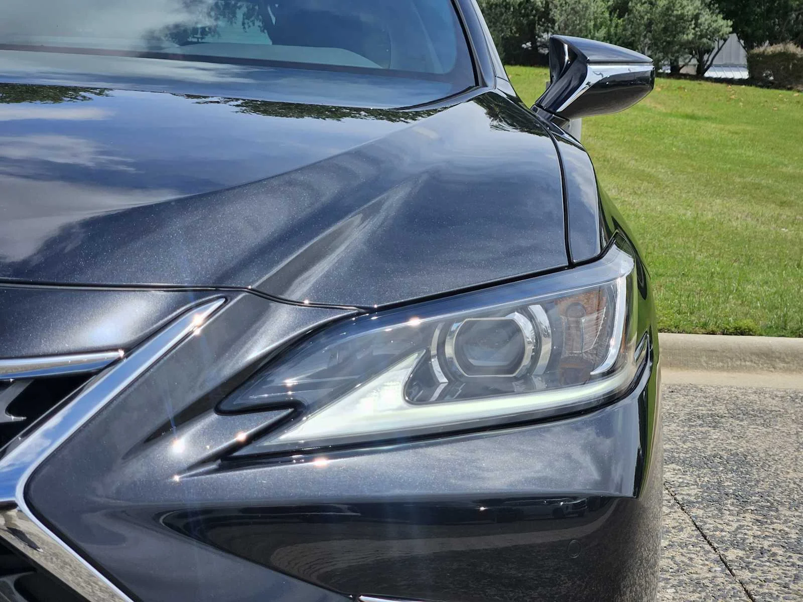 2025 Lexus ES 350 - Photo 6