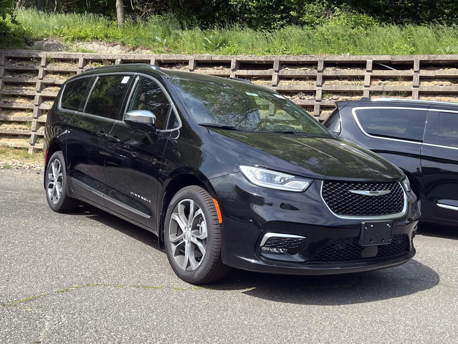 2026 Chrysler Pacifica Pinnacle AWD's photo
