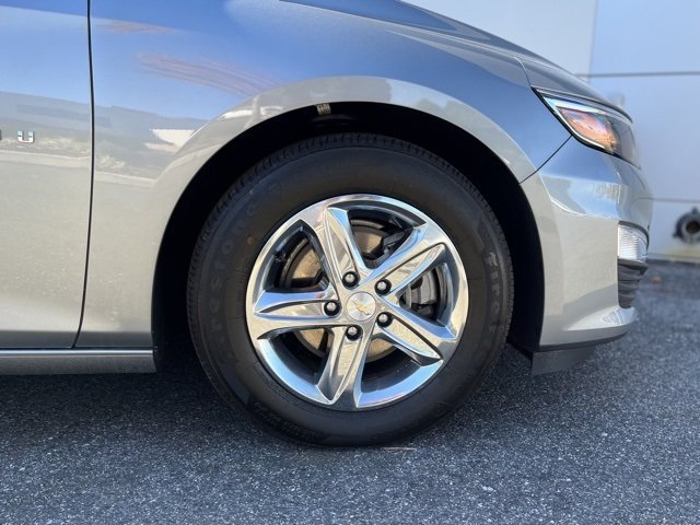 2023 Chevrolet Malibu LS photo 3