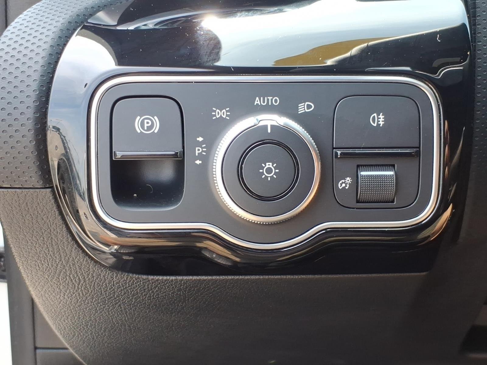 Used 2021 Polar White MERCEDES  image 15