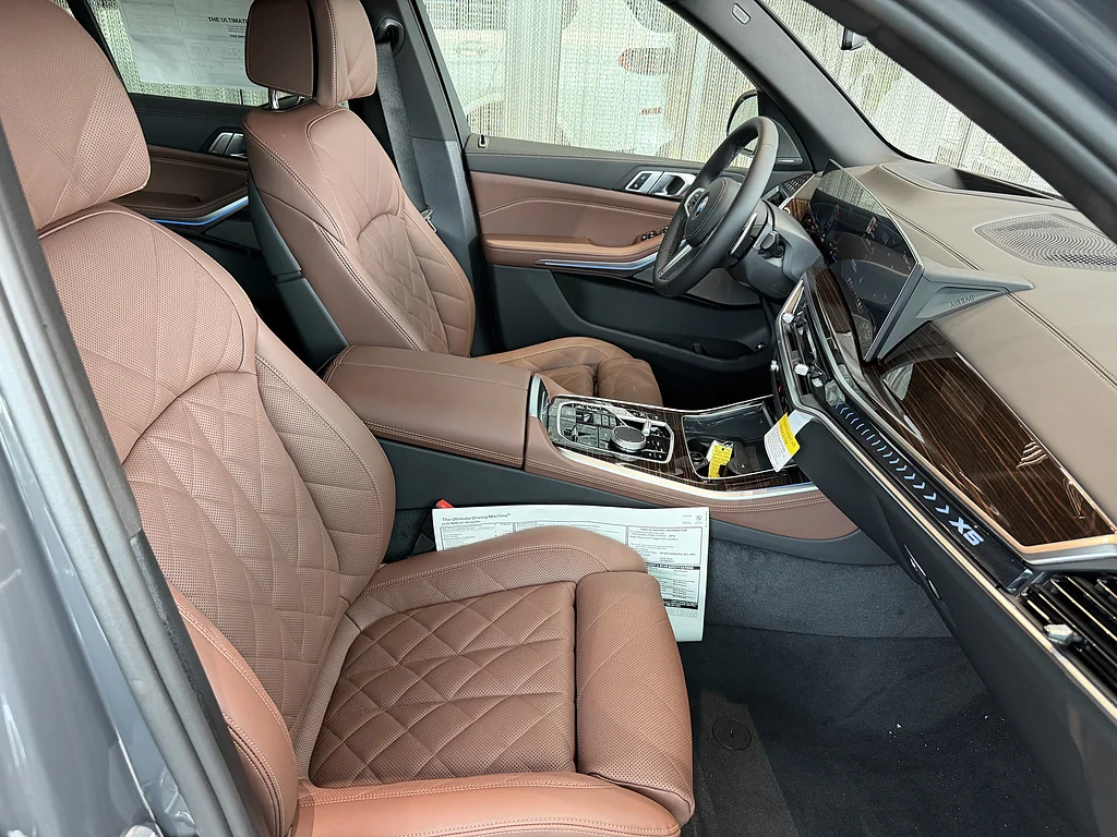 New 2026 Dravit Grey Metallic BMW xDrive50e image 14