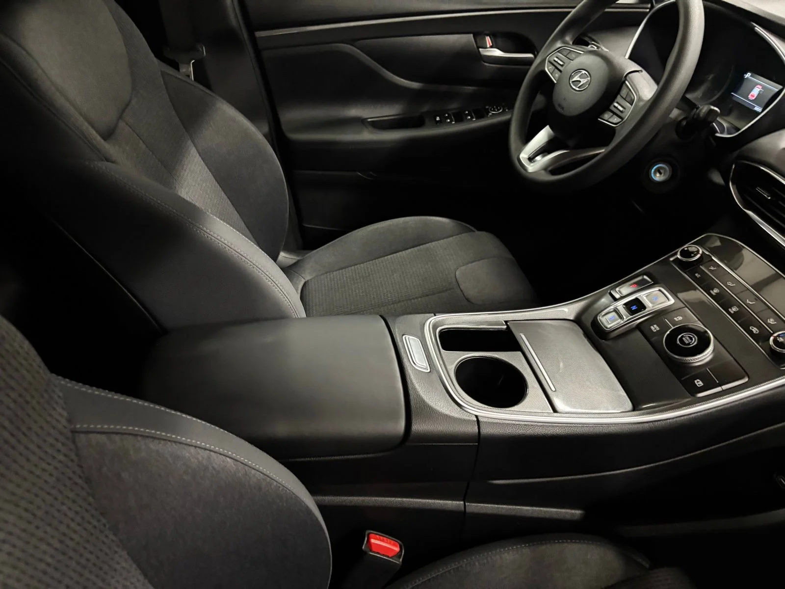 Used 2023 Black Hyundai SE image 21