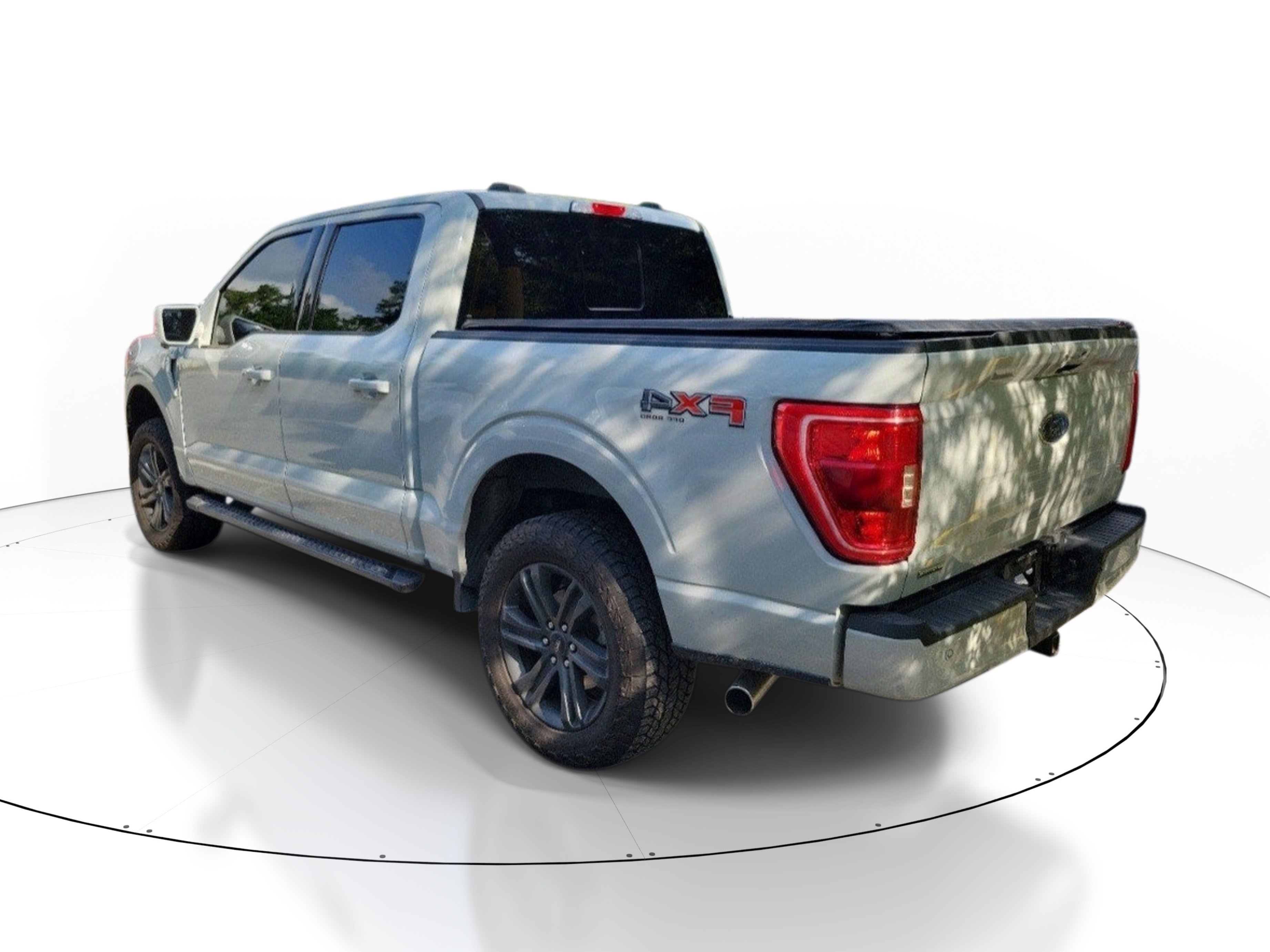 Used 2023 Avalanche Ford XLT image 3