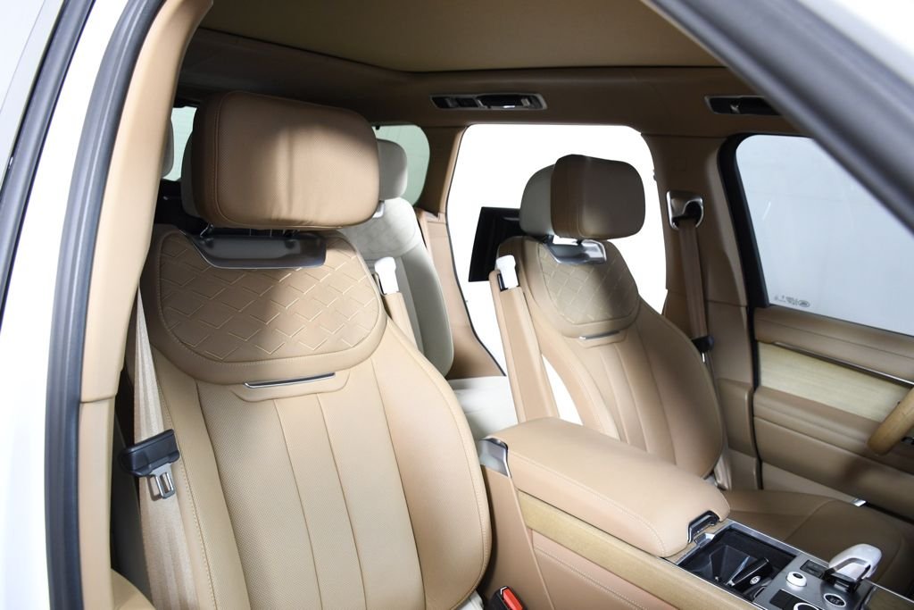 Used 2023 Icy White SV Bespoke Special Effect Gloss Land Rover SV image 19