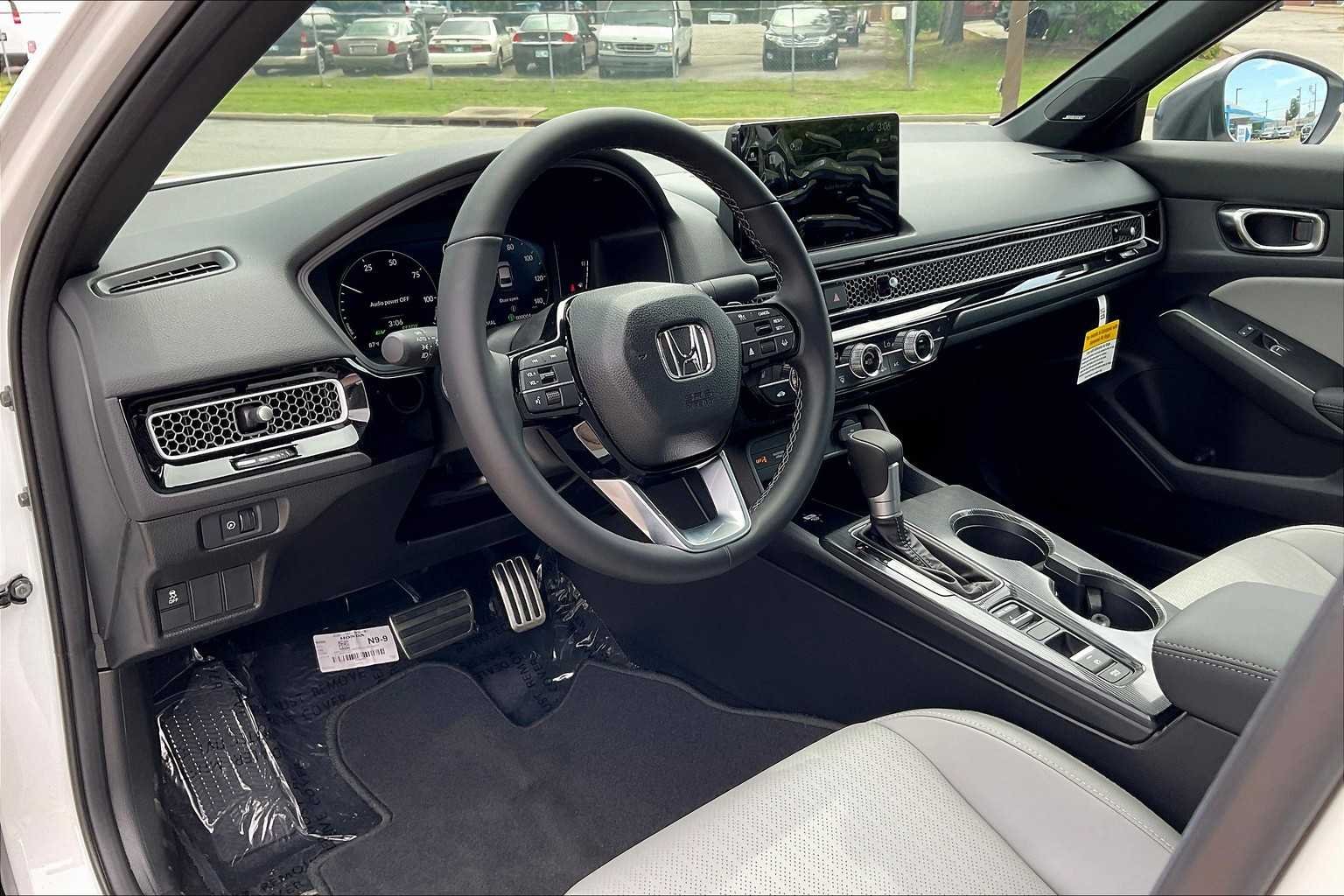 Used 2026 Platinum White Pearl Honda Sport Touring image 8