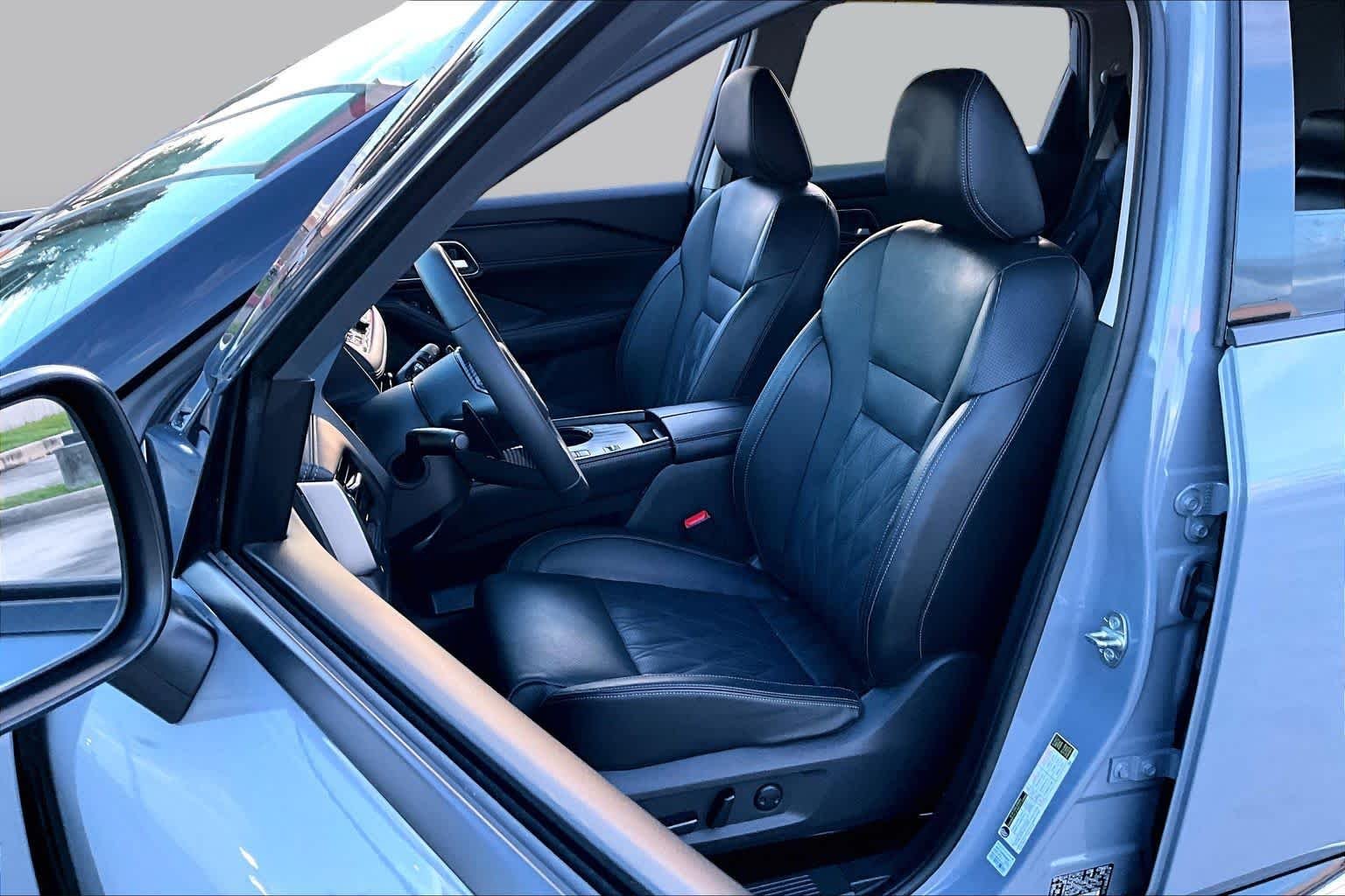 Used 2024 Boulder Gray Pearl Nissan Platinum image 8