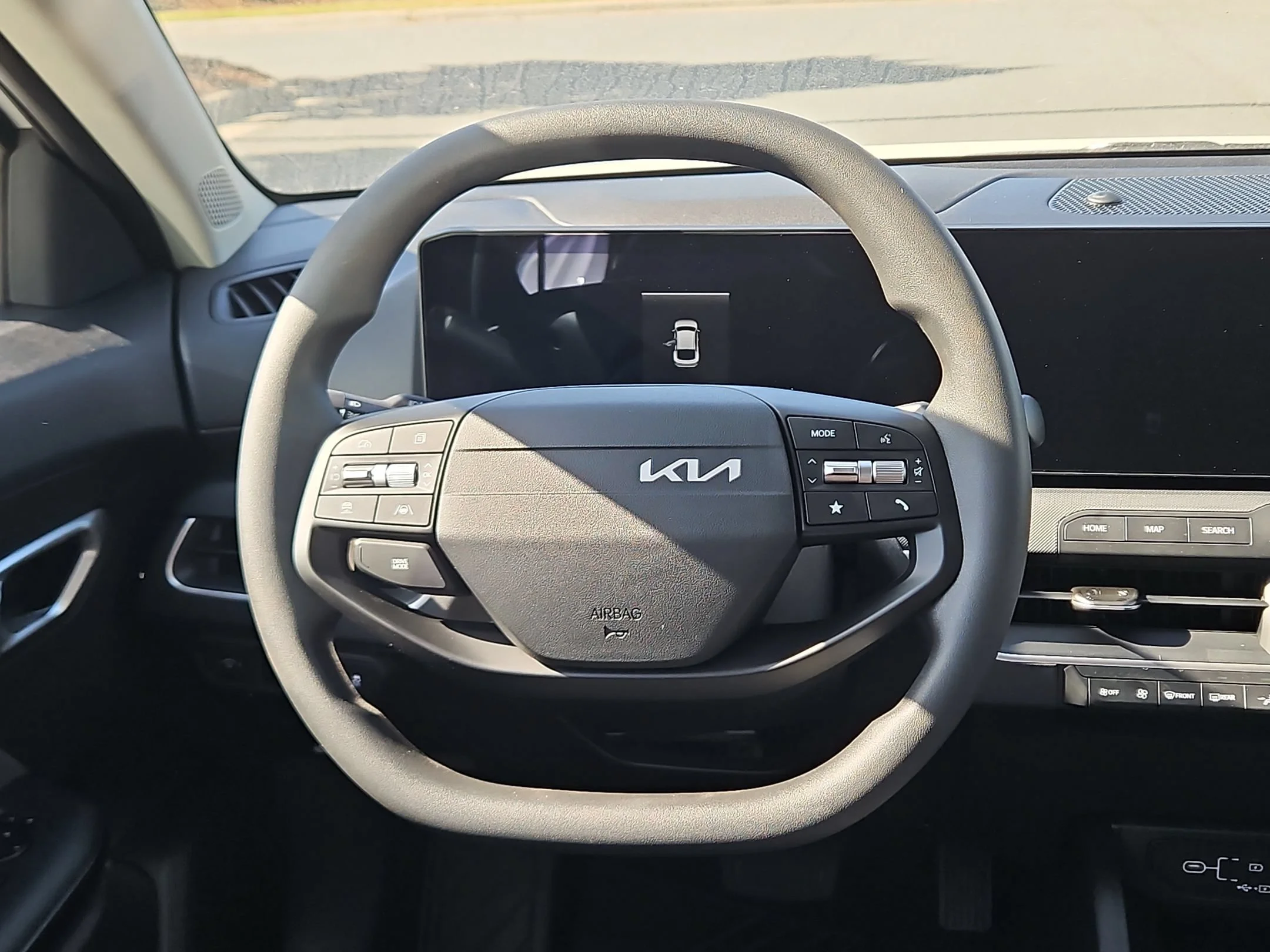New 2026 Snow White Pearl Kia LXS image 21